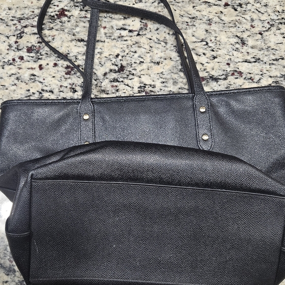 Authentic Coach Black Crossgrain Leather F38848 Tote Shoulder Bag – Zip Top - Picture 5 of 6